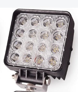 1+1 GRATIS: Proiector Auto patrat 16LED 6mm, Offroad, 48W - OriundeSales